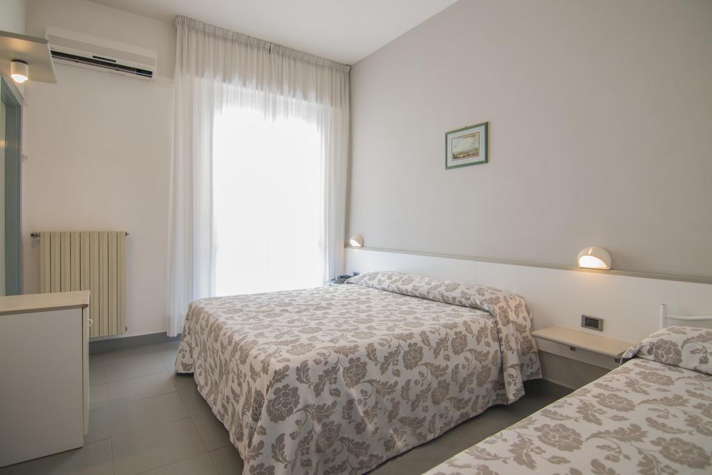 B&B Hotel Souvenir Cesenatico Room photo